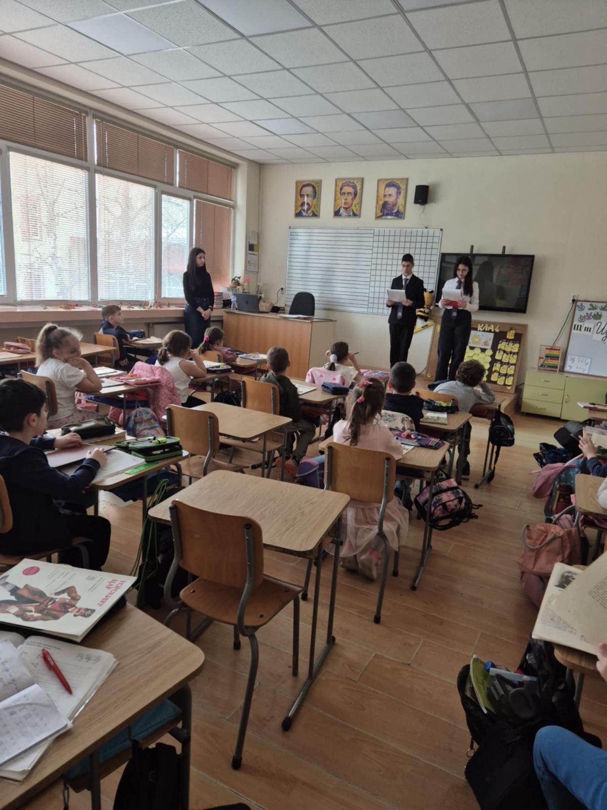 Урок по родолюбие в 1. „г“ клас по повод предстоящия национален празник