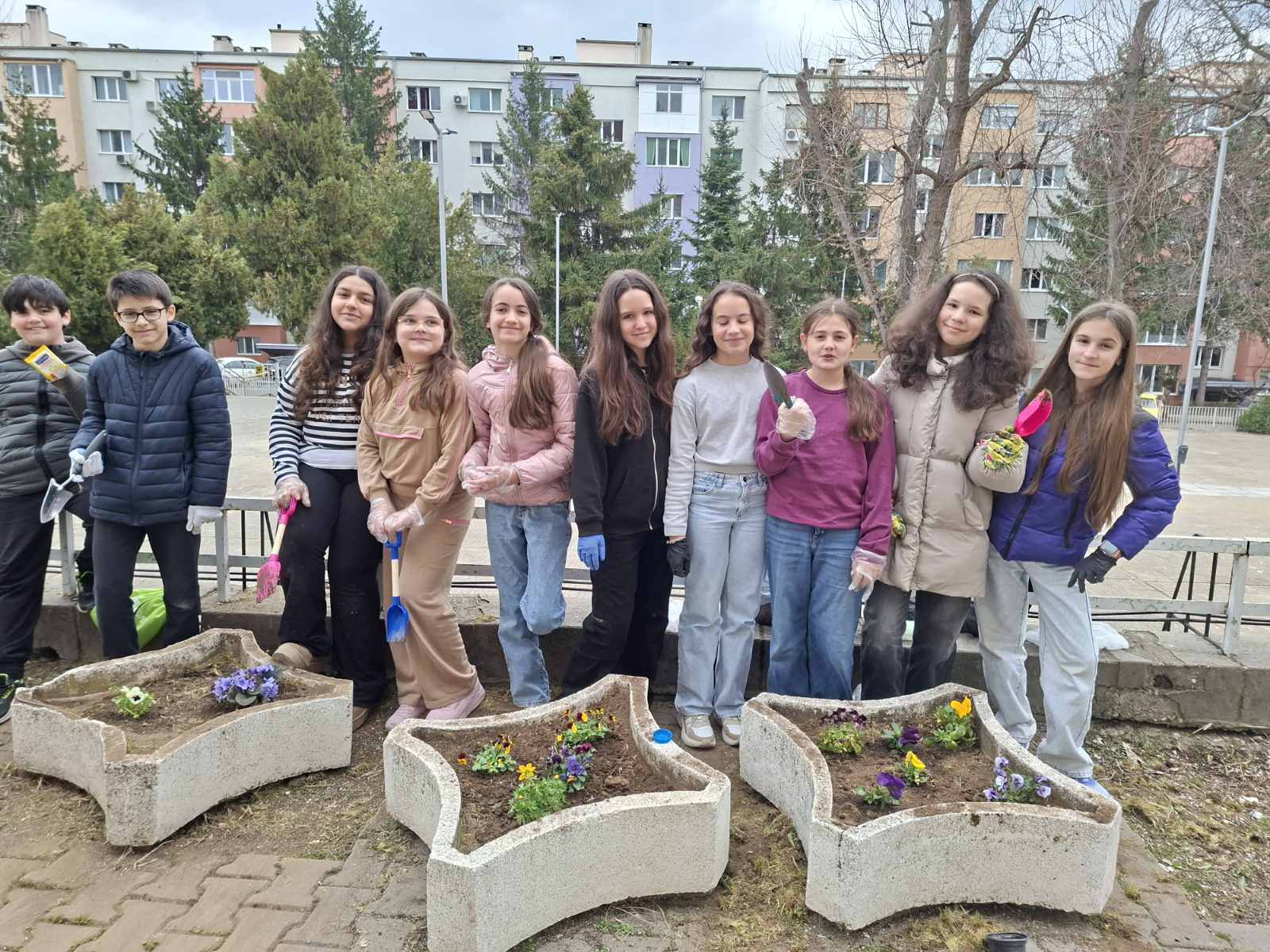 Пролетта дойде в двора на ОУ „Бачо Киро“